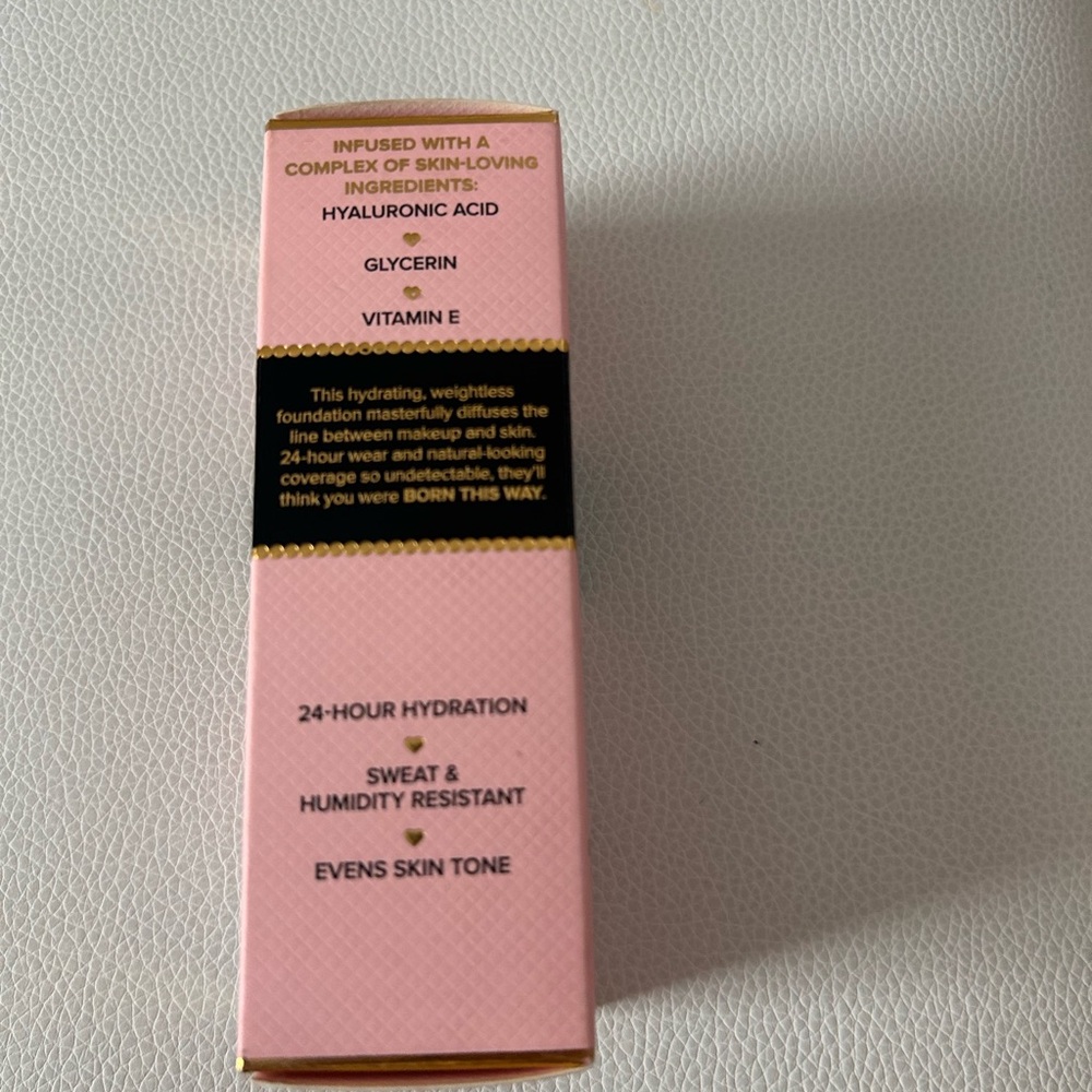 Pink Foundation with Hyaluronic Acid